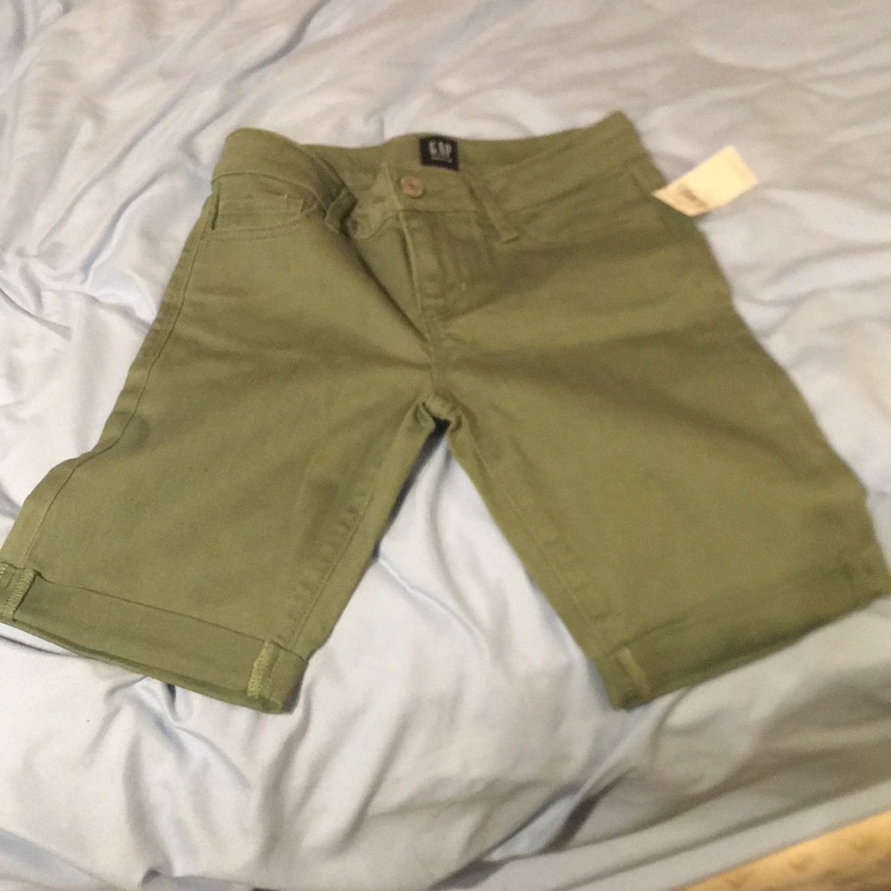 Kids GAP shorts. Sz 7. NWT